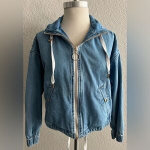 Forever 21 Vintage Style medium wash denim hooded jacket women’s size small